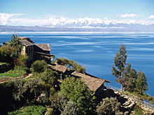 220px-Lake_Titicaca_on_the_Andes_from_Bolivia